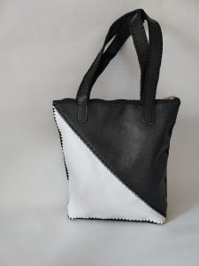 Bolso cuadrado de 30×35 en cuero